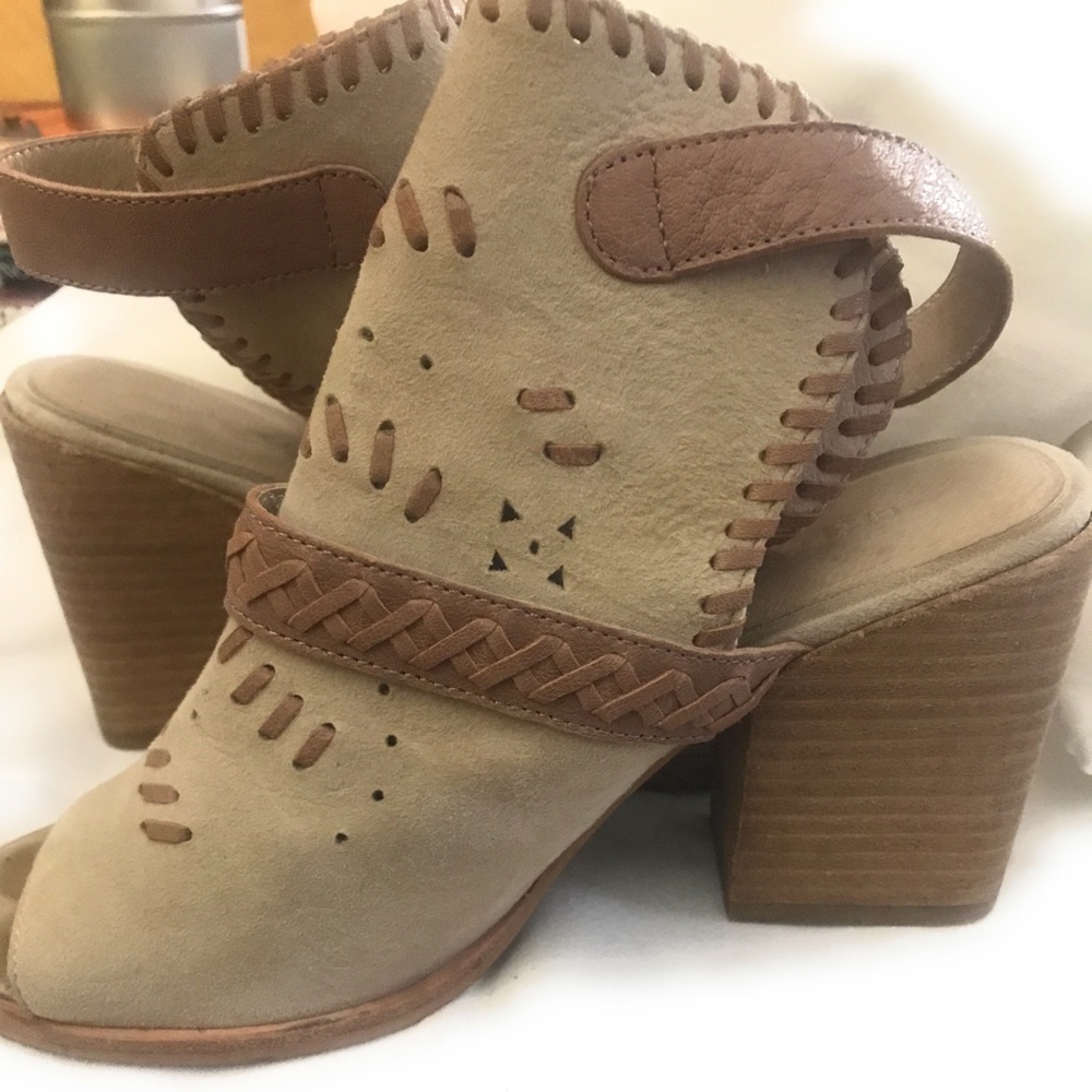 Stylish Tan Women's Heeled Sandals
